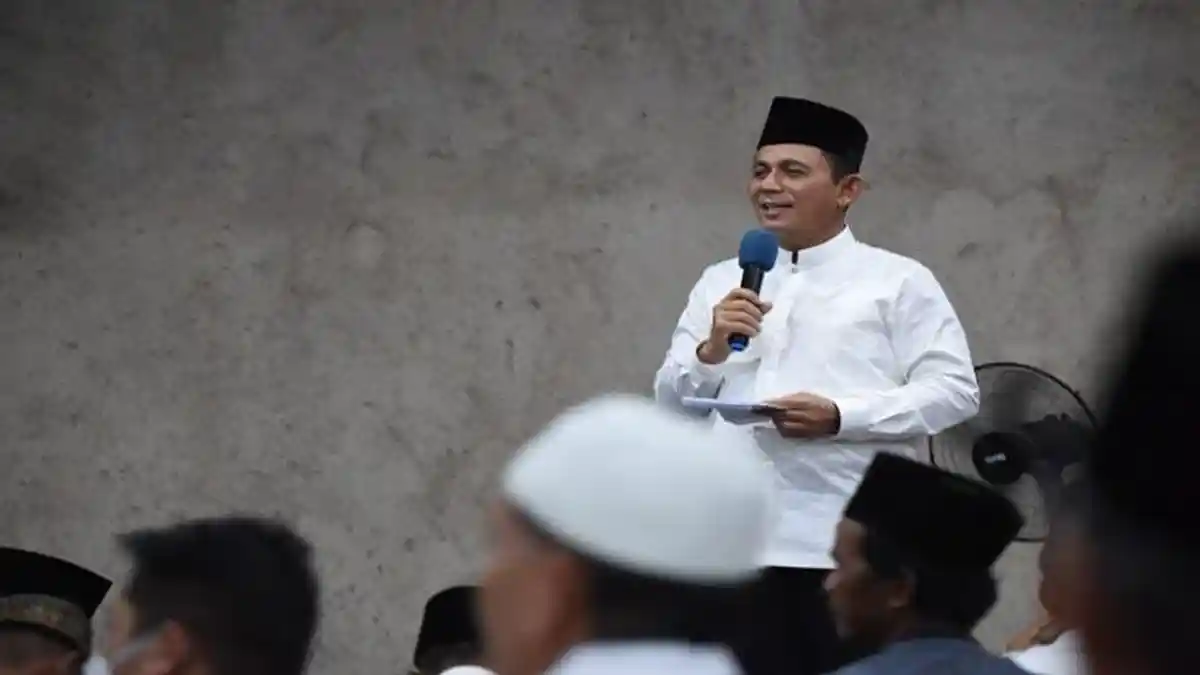 Safari Ramadhan Gubernur Kepri di Masjid Muthmainnah Batam, Ansar Bantu 200 Sak Semen
