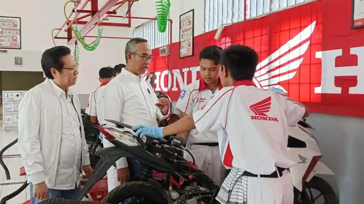 Dukung Pendidikan Vokasi Sumut, Honda Kunjungi SMKS GBKP Kabanjahe