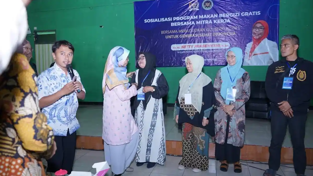 Program Makan Bergizi Gratis Hadir di Desa Rahayu Bandung, Cetak Generasi Sehat dan Berdaya Saing