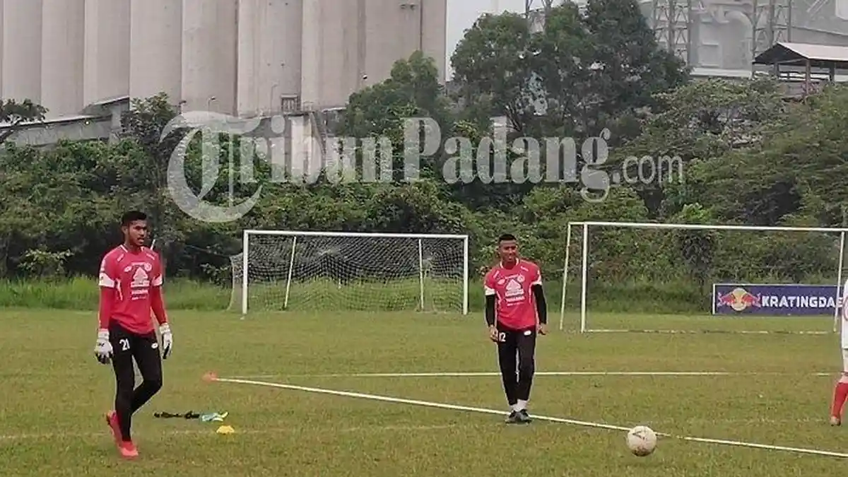 2 Kiper Timnas, Teja Paku Alam dan Rendy Oscario Kembali Perkuat Semen Padang FC vs PSS Sleman