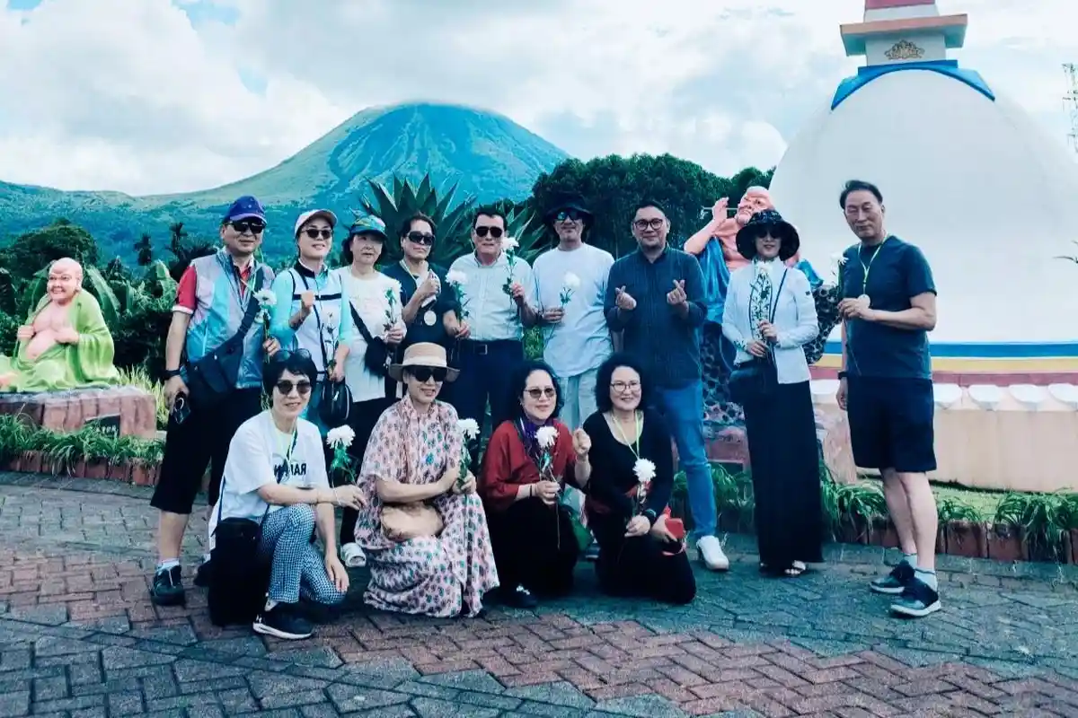 Wisatawan Korea Selatan Terpesona dengan Keindahan dan Keramahan Kota Tomohon