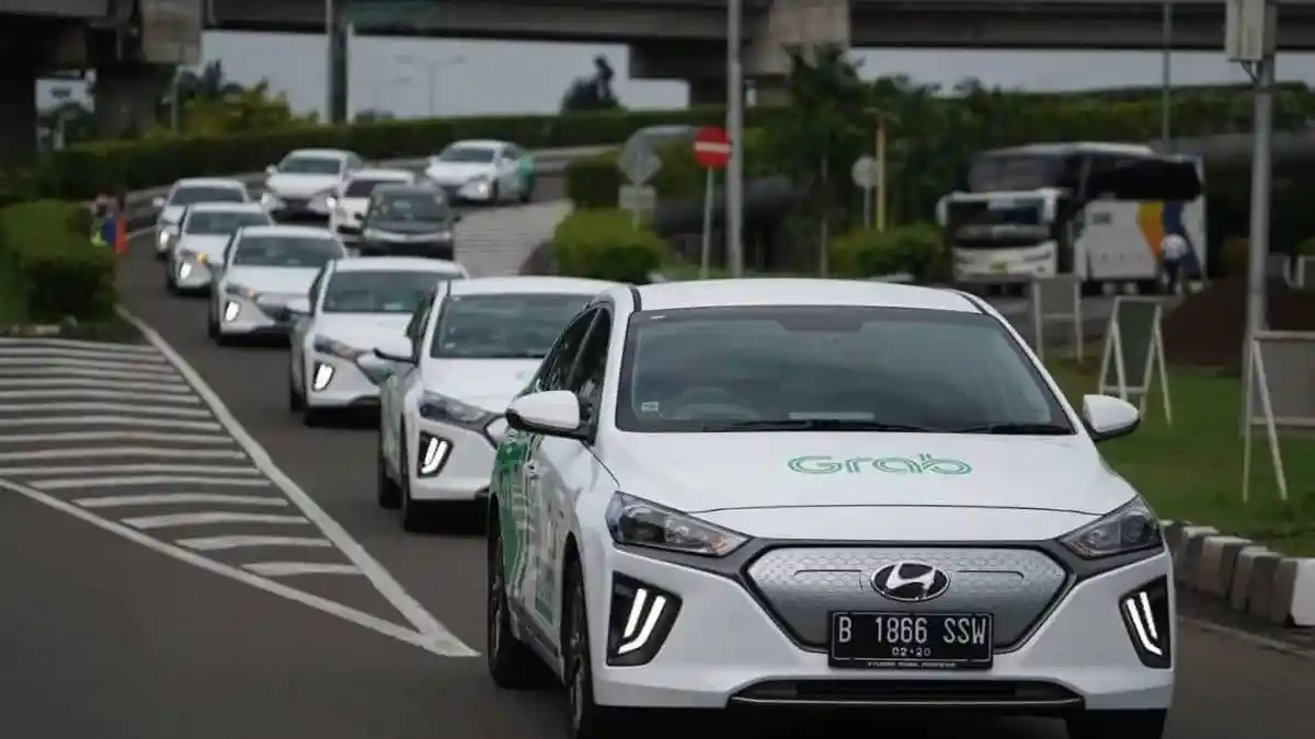 Nggak Perlu Beli, Jajal Mobil Listrik Tesla Model X Bisa di Bandara Soekarno-Hatta