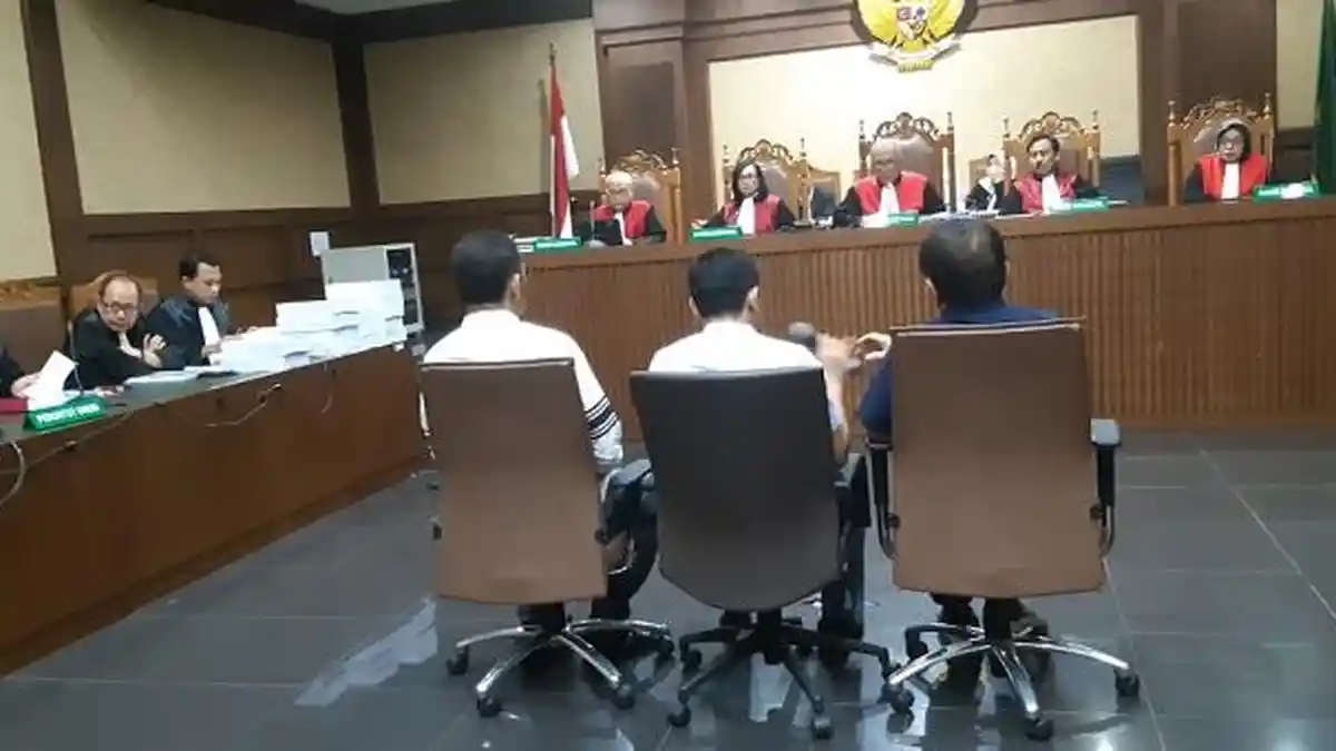Istri Hingga Warga Negara Asing Hadir dalam Sidang Tuntutan Irwandi Yusuf