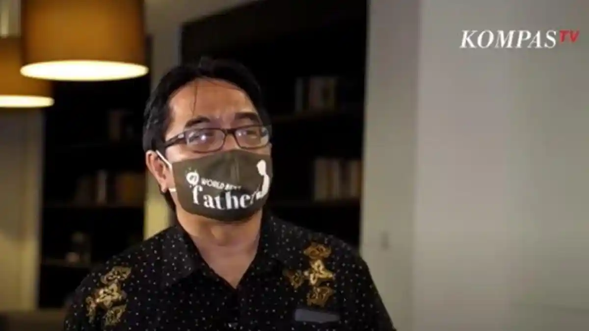 Cuitan Ade Armando Mendadak Trending di Twitter, Sebut Hal Ini Soal Kematian Covid-19