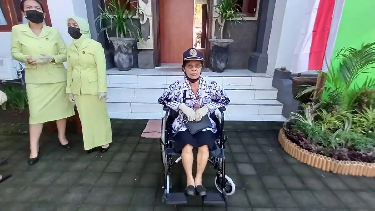 Gusti Agung Ayu Putu Oka, Guru yang Bergairah Mendidik Meskipun Diterjang Penyakit