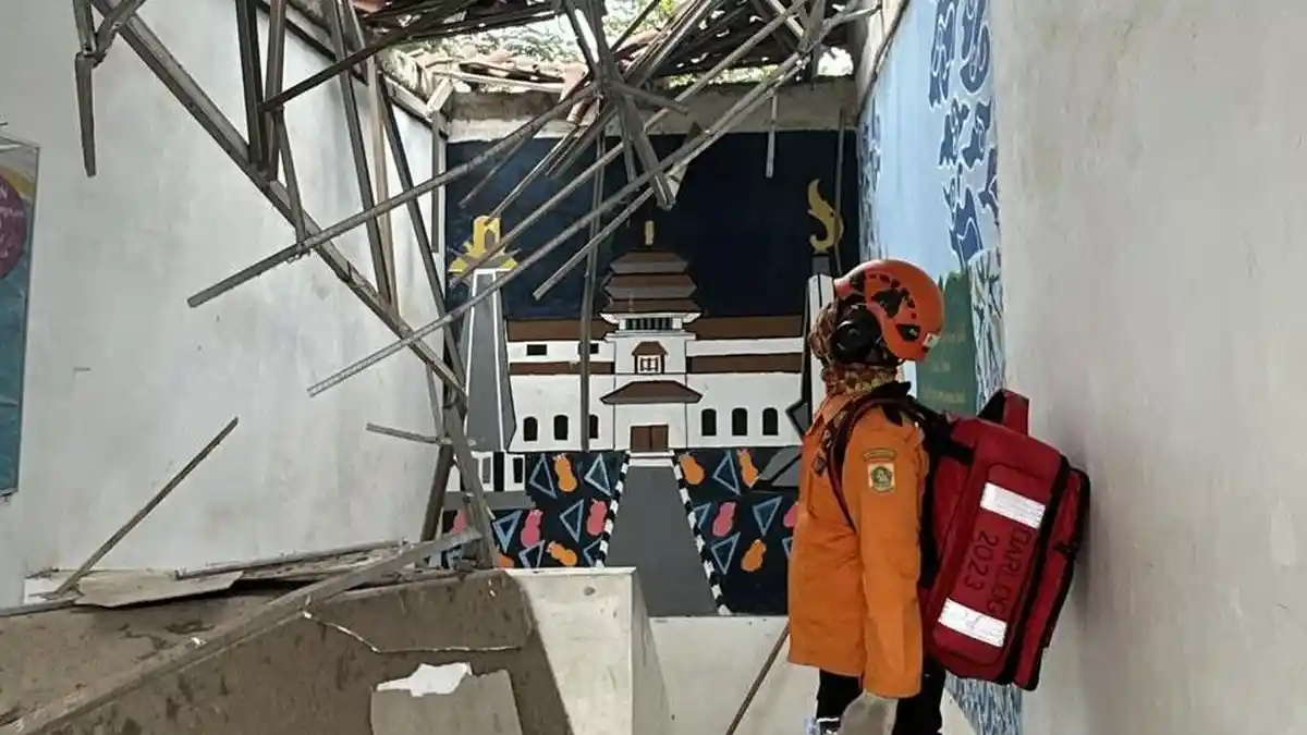 Data 31 Korban Atap Sekolah SMKN 1 Cileungsi Ambruk, 2 Guru Ikut Terluka