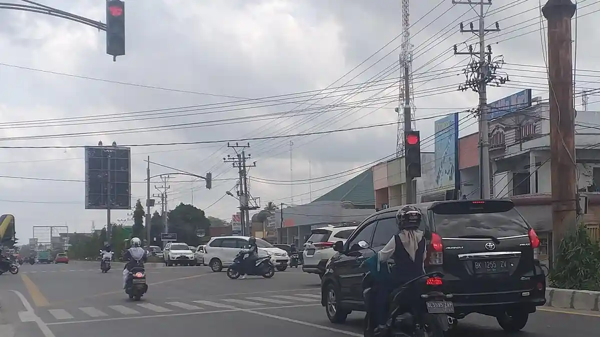 Wanita Terobos 49 Lampu Merah Pakai Mobil Mantan, Balas Dendam Usai Diselingkuhi