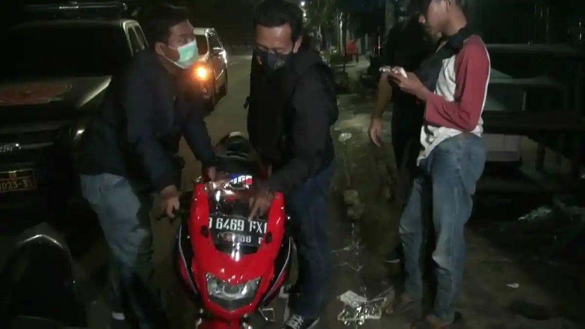 Bubarkan Balapan Liar di Duren Sawit, Polisi Beri Tembakan Peringatan: Amankan 2 Remaja dan Motornya