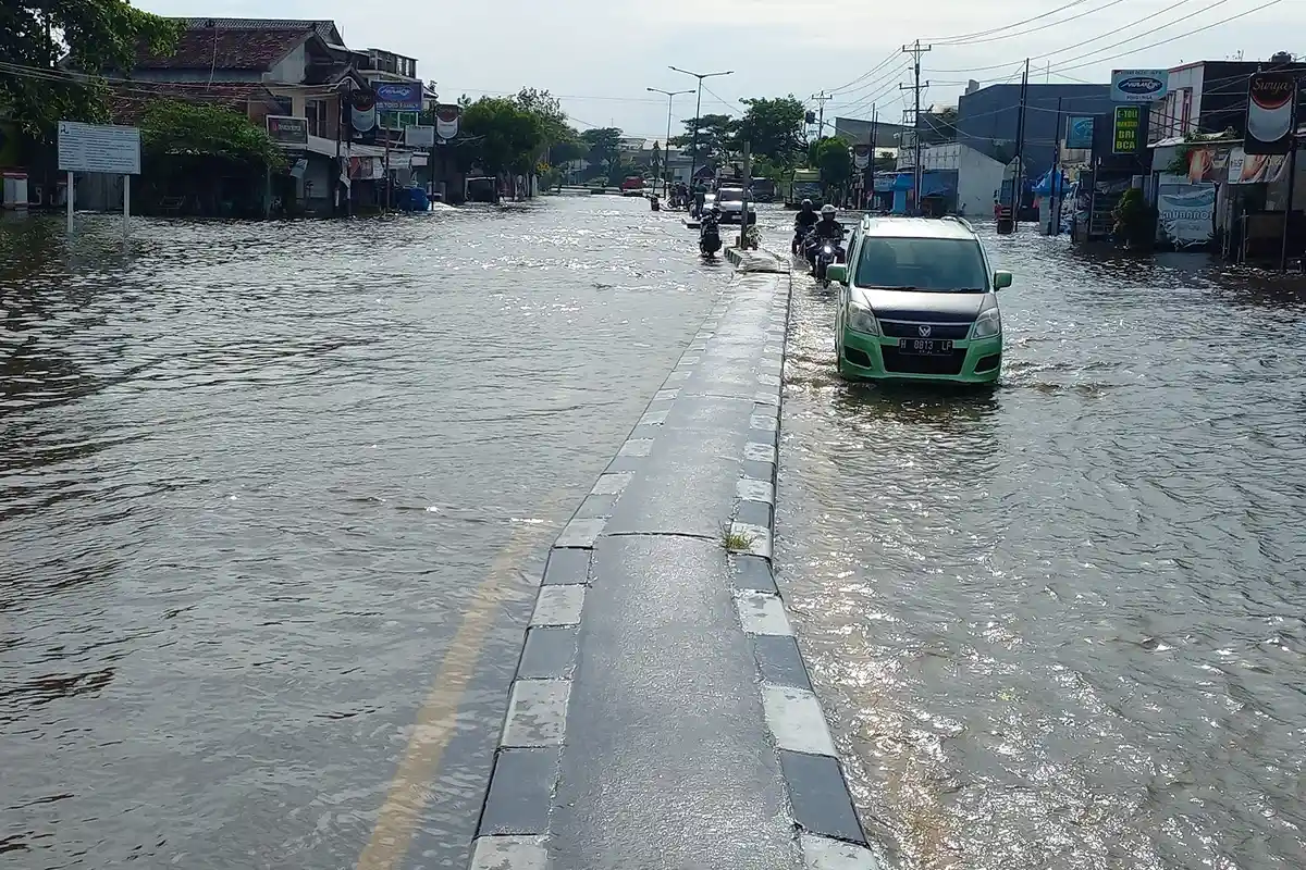Banjir Rob Hantui Pesisir Jateng Hingga 15 Januari 2023, BMKG: Situasinya Memang Cuaca Ekstrem