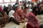 Warga Aceh Besar Mengantre Pengambilan BLSM