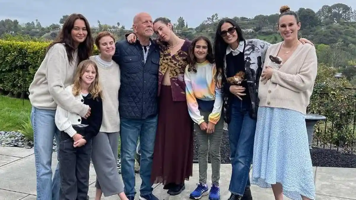 Bruce Willis Ulang Tahun ke-68, Demi Moore Ikut Rayakan Bareng Keluarga di Los Angeles