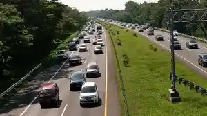 Arus-balik-pemudik-di-Tol-Cipali-Subang-Jawa-Barat-Minggu-642025-pagi.jpg