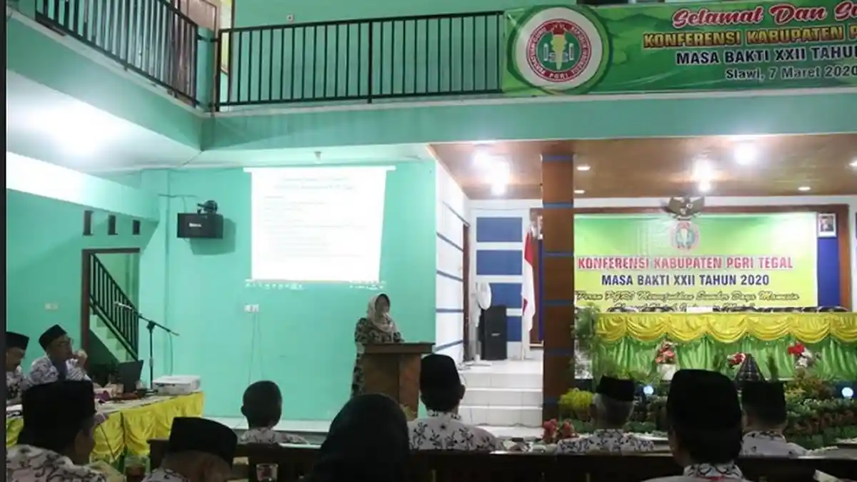 Bupati Tegal : Era Milenial Guru Dituntut Tingkatkan Kompetensi