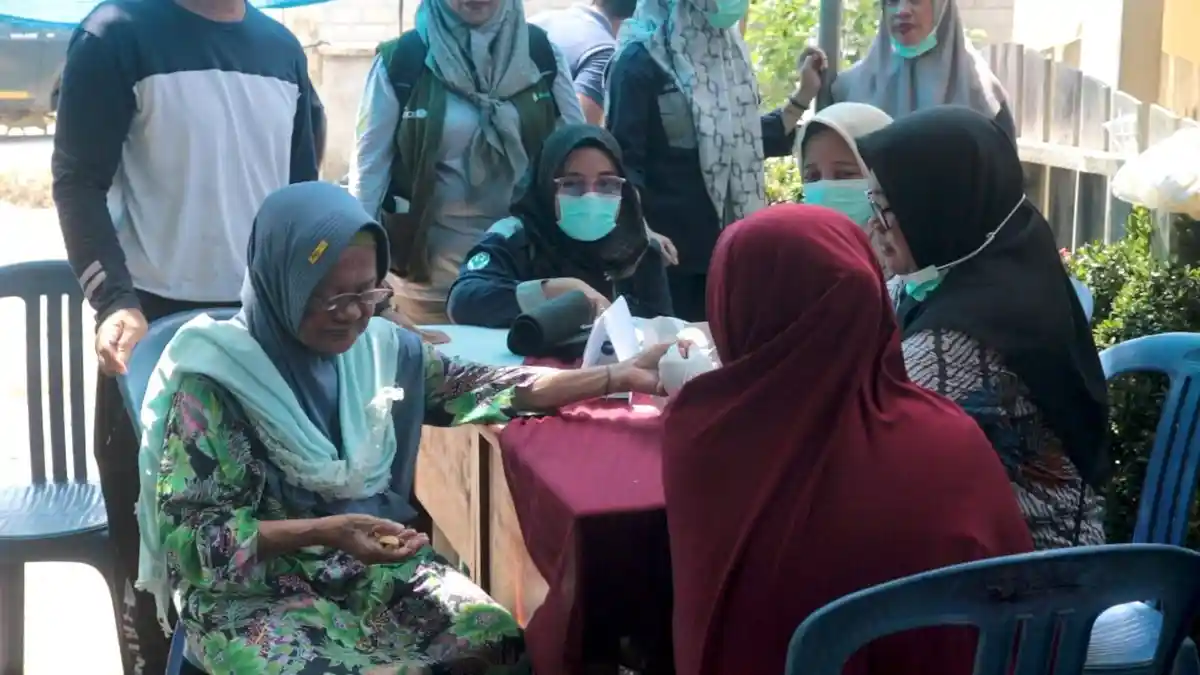 Masyarakat Desa Kemingking Dapat Skrining Kesehatan Gratis