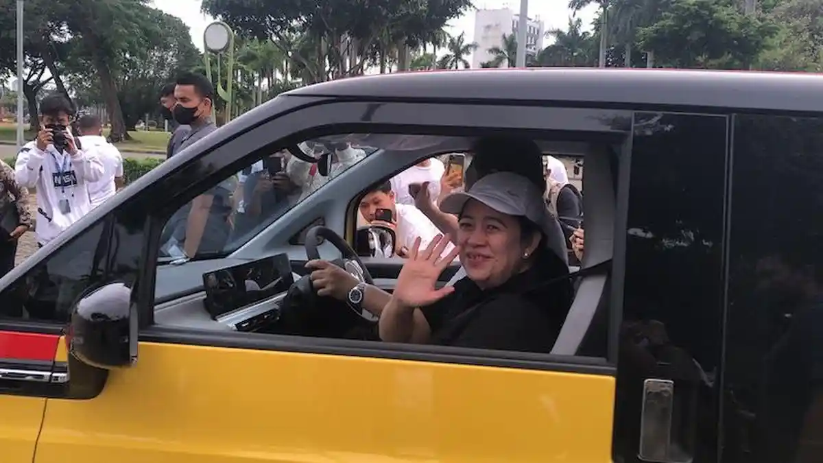 Airlangga Ajak Puan Berdialog di Mobil Listrik, Samakan Persepsi Menuju Pemilu 2024
