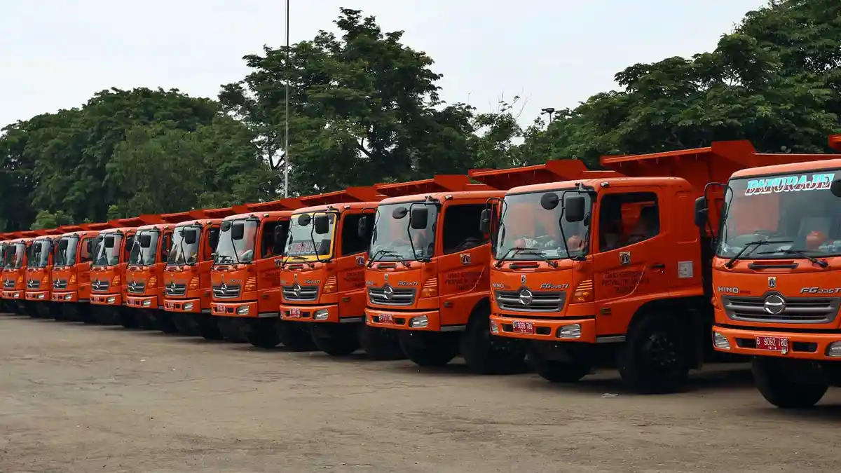 Dicurigai ada Permainan, Jokowi Tetap Ajukan Pengadaan Truk Sampah