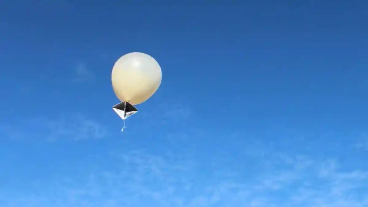 Ukraina Klaim Tembak Jatuh Balon Pengintai Rusia