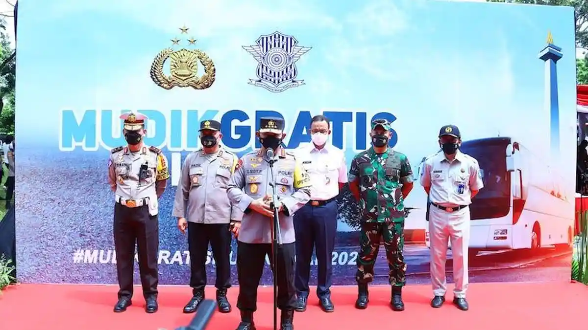 Lepas 220 Bus, Kapolri Berangkatkan 11 Ribu Pemudik ke Jabar hingga Jatim