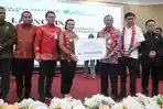 Pemerintah-Kabupaten-Landak-beserta-jajaran-BPJS-Ketenagakerjaan-foto-bersama.jpg