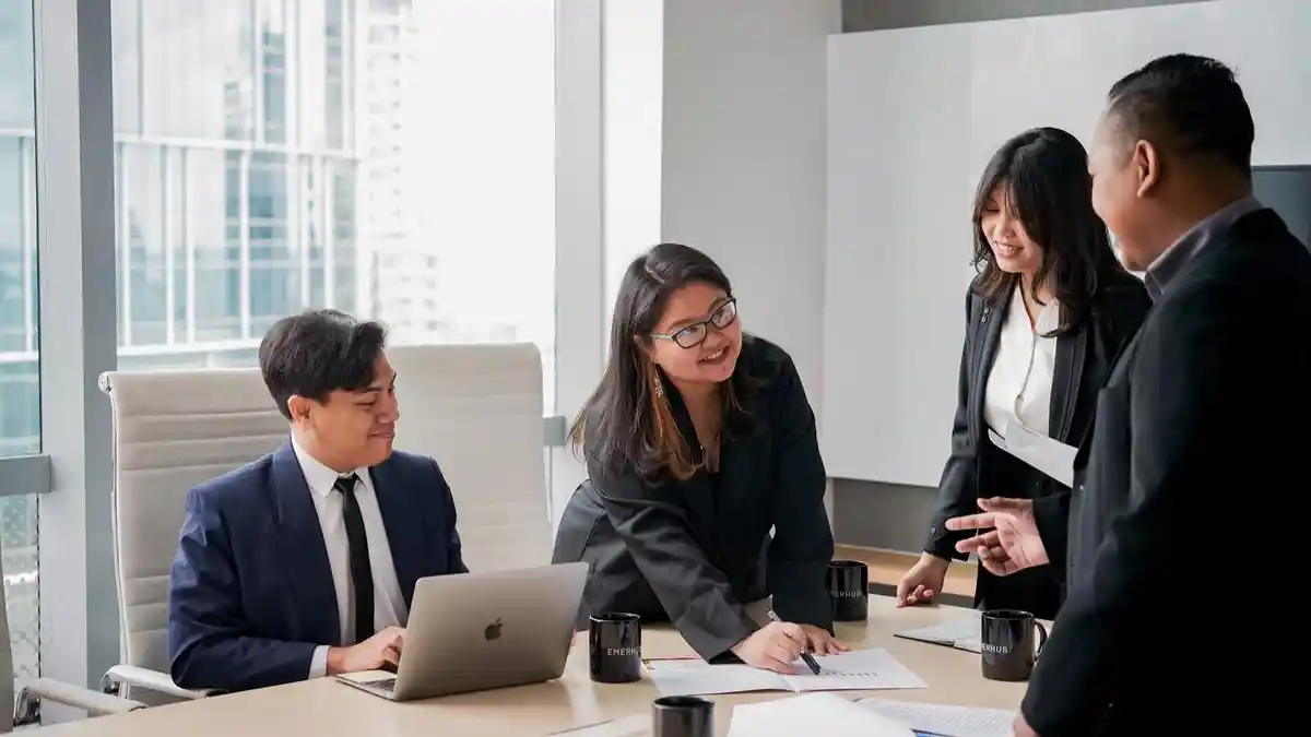 Emerhub Lancarkan Arus Investasi Luar Negeri via Pendampingan Pendirian Badan Usaha 