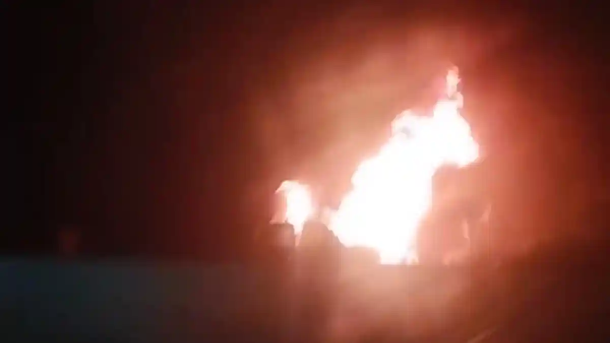 Penyebab Pajero Bawa 6 Orang Terbakar Hebat di Tol Kayuagung-Palembang Malam Minggu, Petugas Sigap - Sripoku.com
