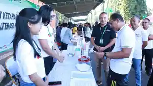 Penjabat-Pj-Bupati-Klungkung-I-Nyoman-Jendrika-memantau-pelaksanaan-pasar-murah-di-Klungkung.jpg