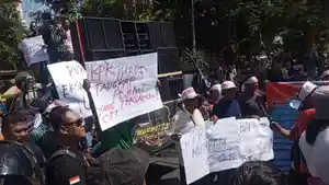 Aksi-Unjuk-Rasa-Gempar-di-Tulungagung-Selasa-962026.jpg