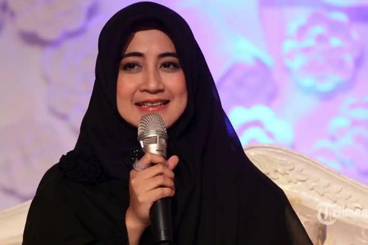 Berawal Pengakuan Umi Pipik Soal Pramugari dan Artis, Istri ke-2 & ke-3 Alm Ustadz Uje Jadi Buruan