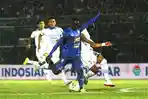 arema-gelandang-arema-fc-makan-konate.jpg