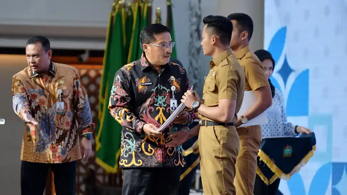 Pesan Sekda Sumut saat Serahkan 64 SK CPNS IPDN: Disiplin, Belajar, Networking