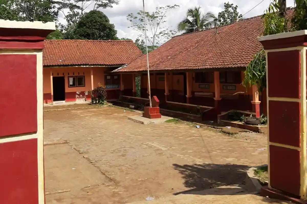 Diduga Dianiaya Kepsek, Begini Isi Laporan Guru SDN 03 Salebu ke Polsek Majenang Cilacap