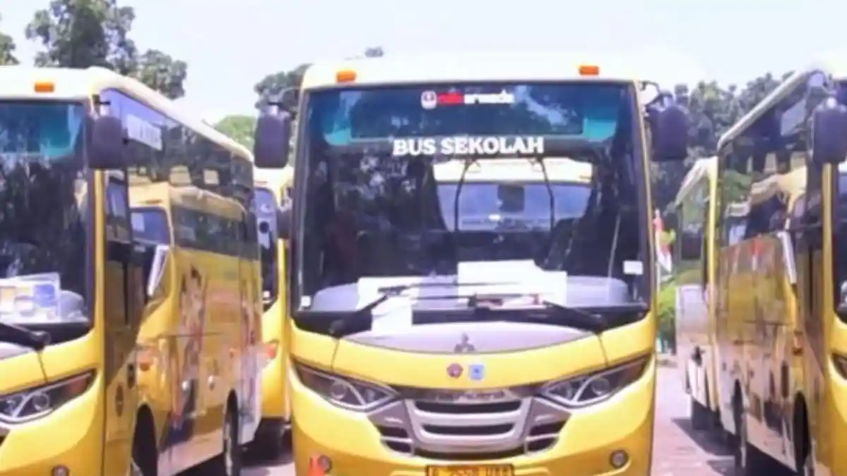 9 Rute Bus Sekolah Gratis Tangerang Selatan, Jumlah Bus Kini Meningkat ...