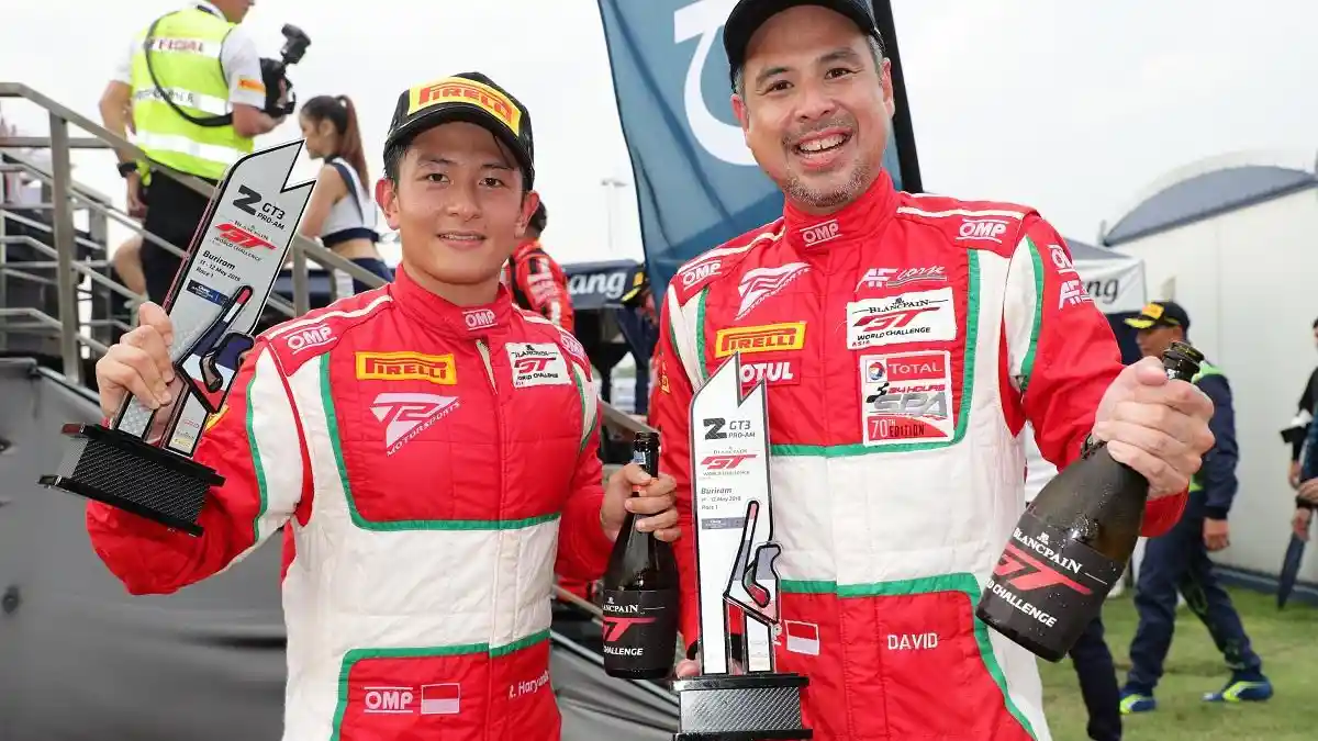 Race di Buriram, Rio Haryanto dan David Tjiptobiantoro Bawa Pulang Trofi