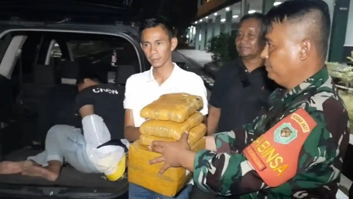 Anggota Babinsa dan Babinkamtibmas Tangkap Pengedar Narkoba di Cibinong