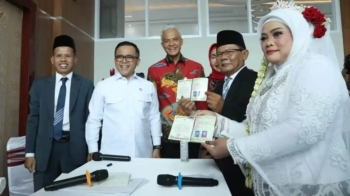 Ada Balai Nikah Gratis di MPP Sragen, Ganjar dan Menpan-RB Jadi Saksi Pernikahan Perdana