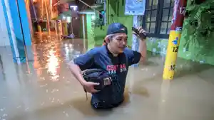 Banjir-yang-merendam-permukiman-warga-di-kawasan.jpg