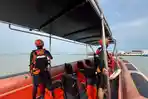 Terpleset Saat Hujan Gerimis, ABK Kapal Karunia Jaya Jatuh ke Laut di Karimun