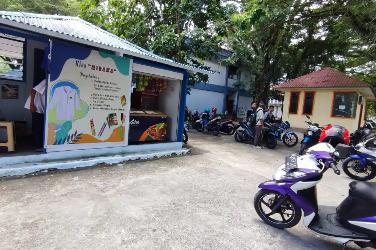 Tuk Mahasiswa Unpatti, Jas Lab Berkualitas Tersedia di Kios Mirama