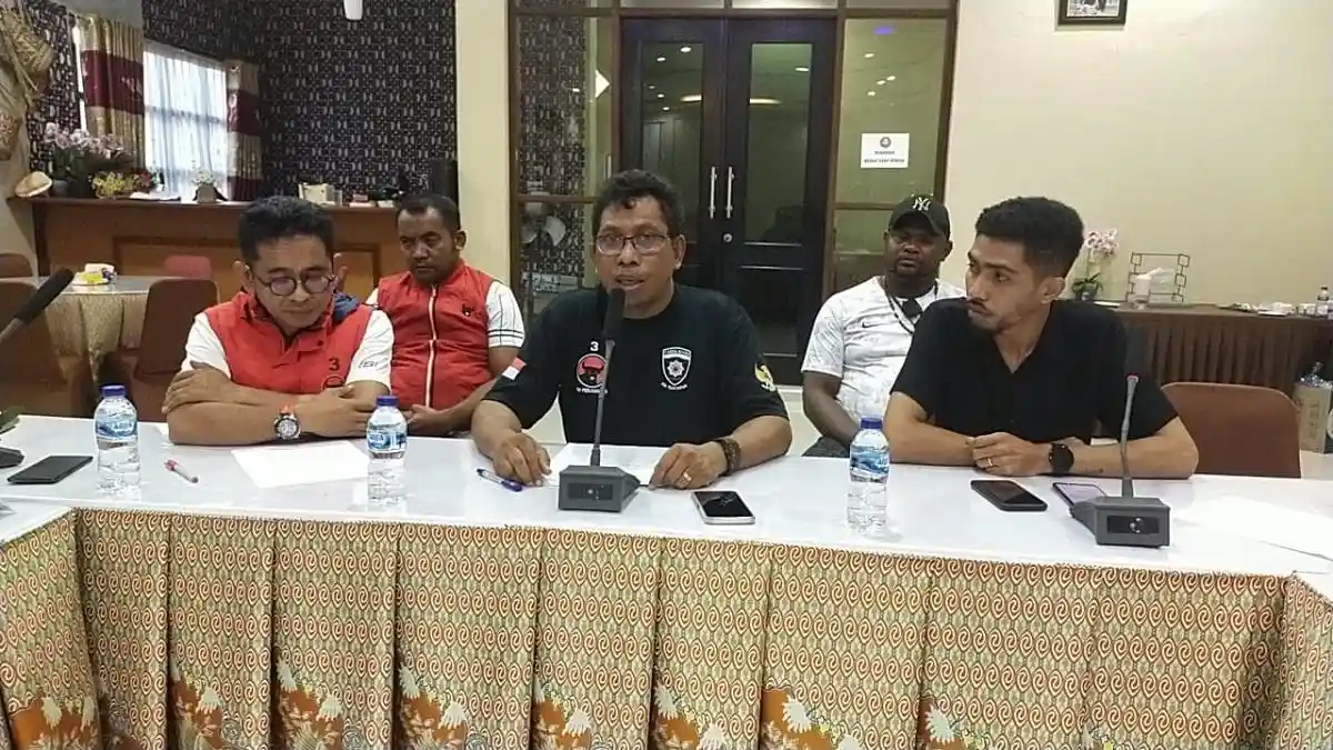 PDIP Teluk Bintuni Pecat Dua Kadernya, Berikut Penjelasan Dantopan Sarung Allo dan Robert Manibuy