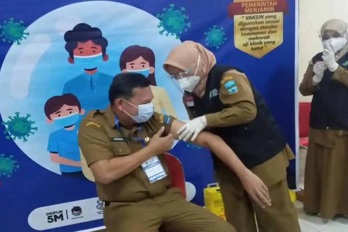 AWAS, Tolak Vaksinasi Covid-19 Sekarang Bisa Didenda, Sudah Ada Perpres-nya