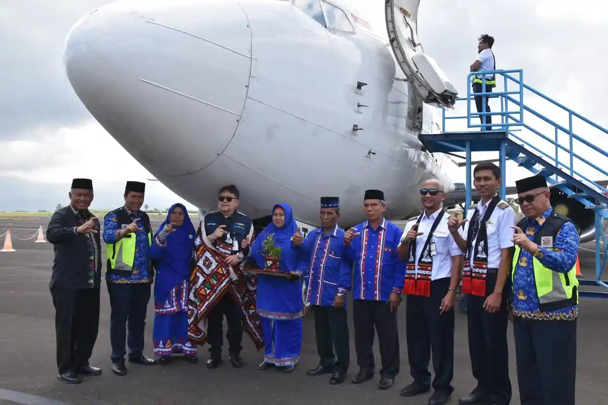 Pesawat Kargo Trigana Air Resmi Mengudara di Bandara Udara Rembele Bener Meriah
