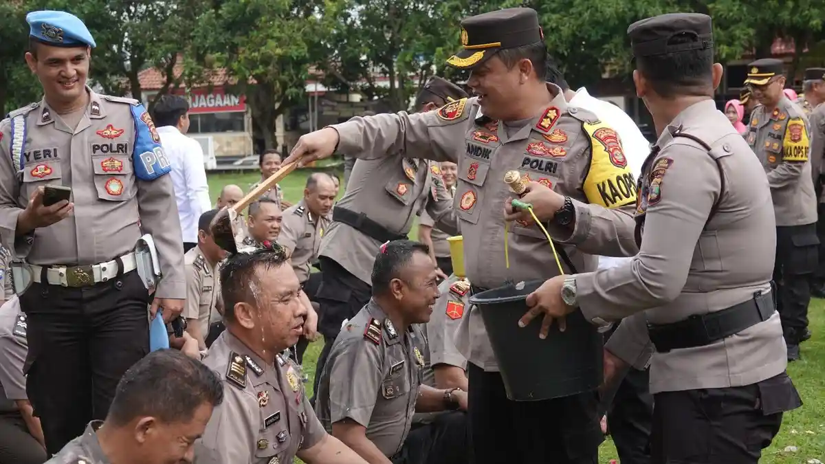 16 Perwira Jajaran Polres Lampung Tengah Naik Pangkat