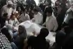Melayat Tuty Alawiyah