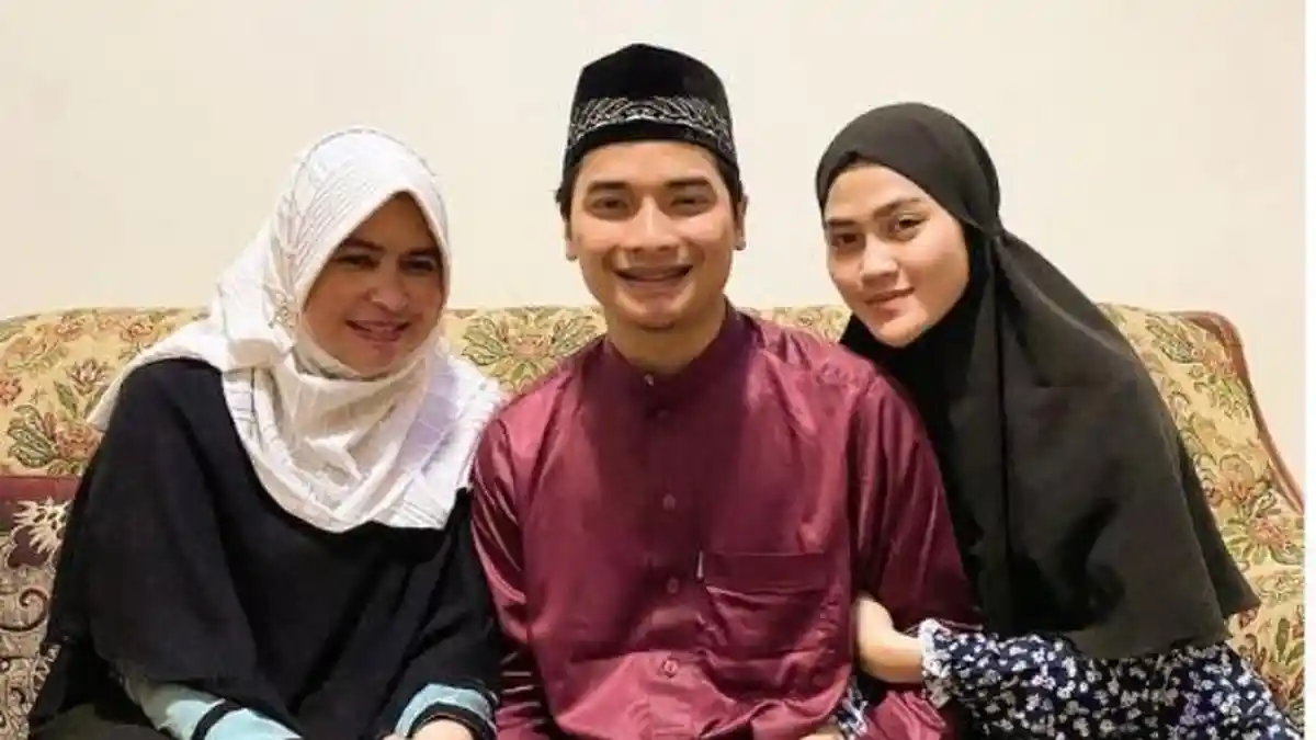 Ibunda Alvin Faiz Dikabarkan Menikah Lagi, Keluarga Sebut Tak Ada Kaitan dengan Polemik Az-Zikra