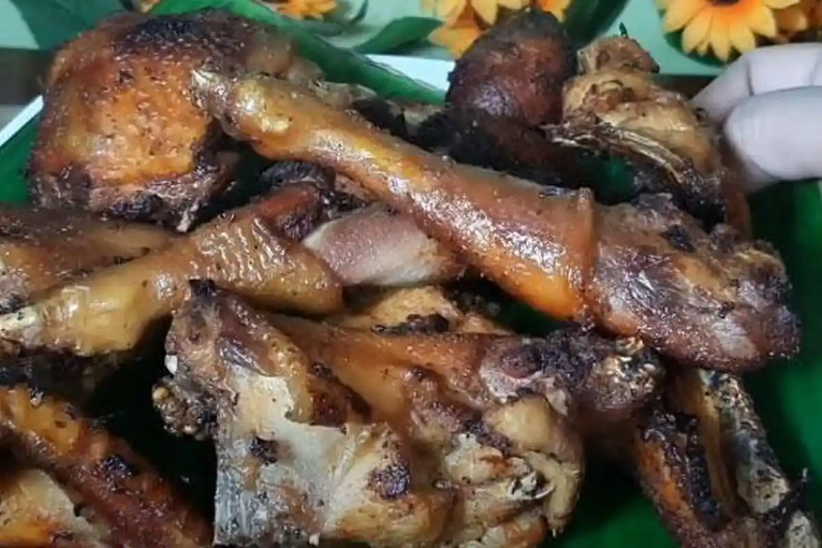 Resep Ayam Kalasan, Rebus dengan Air Kelapa