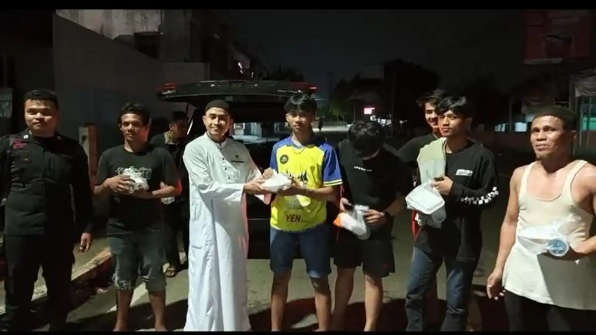 Lapas Suliki Sahur On The Road dan Bagi-bagi Makanan ke Masyarakat