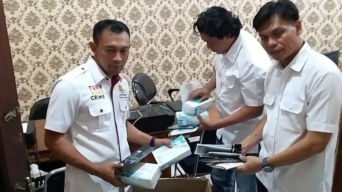 Pedagang Bakso di Madiun Timbun Masker dan Jual Seharga Rp 285 Ribu