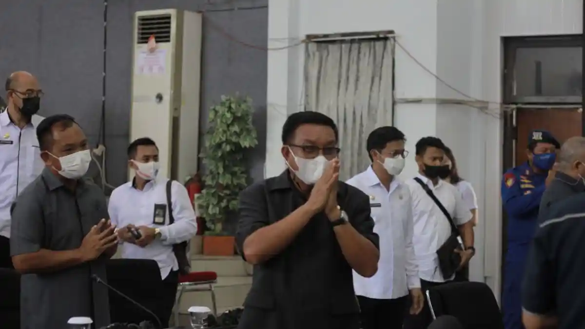 Wali Kota Bitung Maurits Mantiri, Imbau ASN Bijak Gunakan Tunjangan Hari Raya