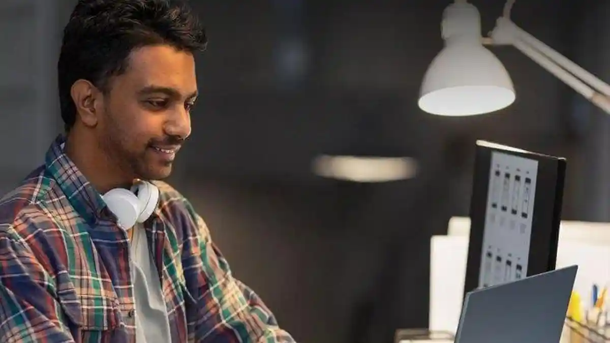 Terpaksa Tak Bisa WFH, Berikut Tips Aman Bekerja di Kantor saat Pandemi Covid-19