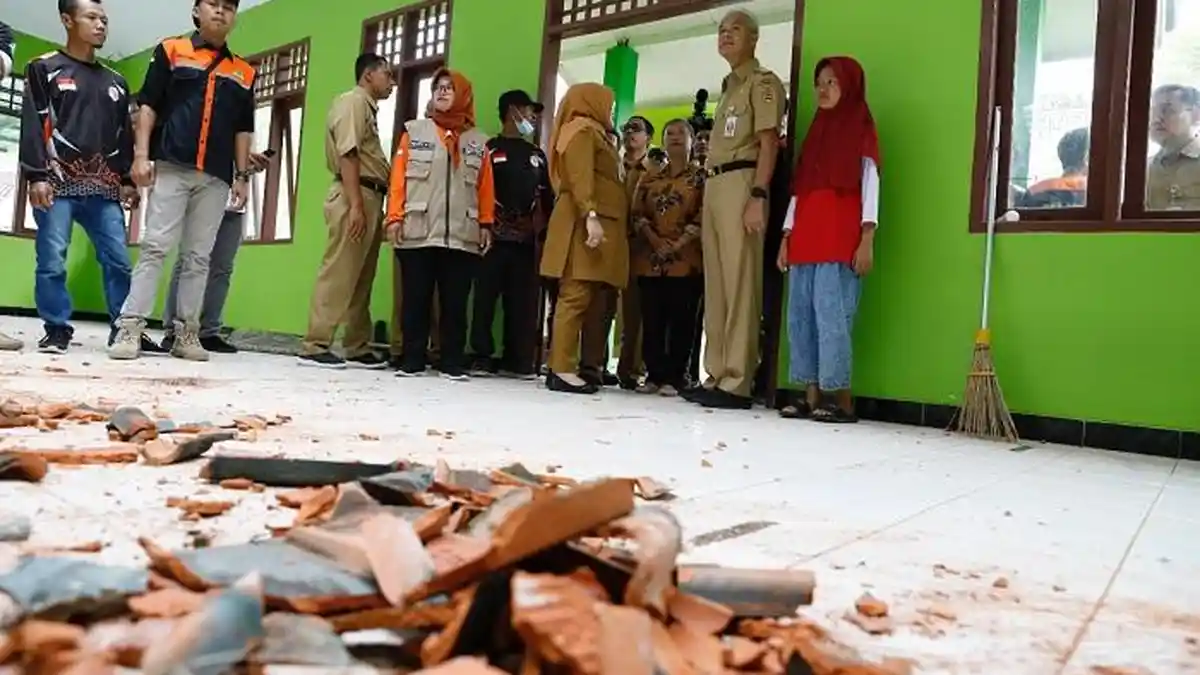 Tinjau Dampak Gempa di Wonogiri, Ganjar Prioritaskan Perbaikan Sekolah